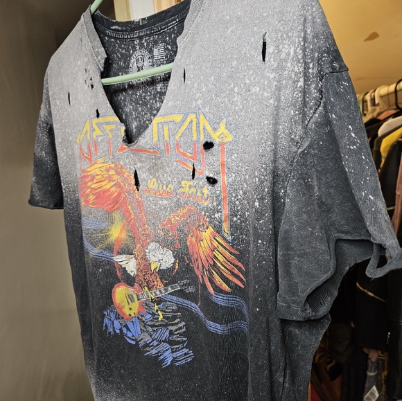 Women's Affliction Destructive T-shirt - Picture 1 of 4